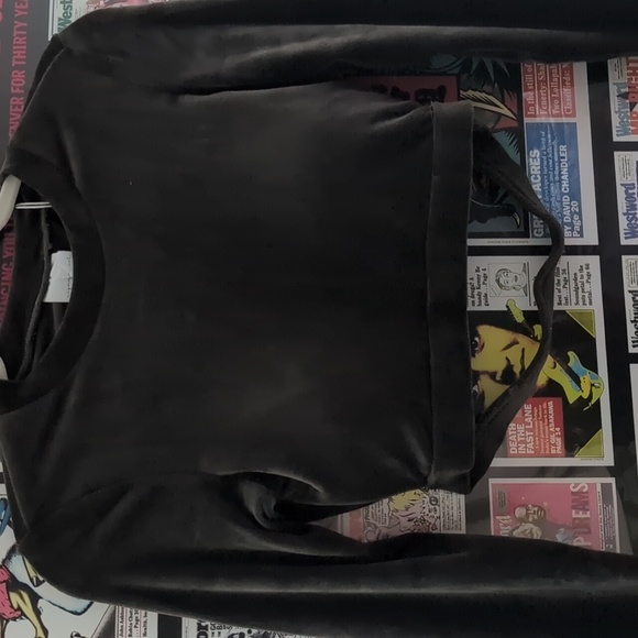 Niyama Sol - NWT Black Long Sleeve Crop SportTop - Picture 2 of 4